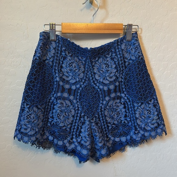 ALEXIS Gigi Shorts Passionate Blue Crochet Knit Size 24 / XS - Picture 2 of 8